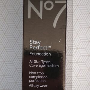 No 7 Stay Perfect Foundation in Shade Latte